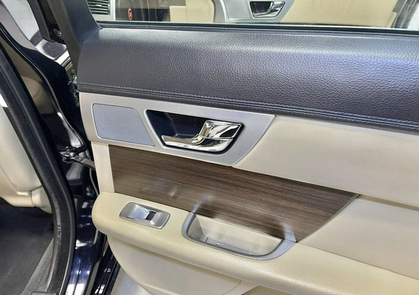Jaguar XF cena 57900 przebieg: 106000, rok produkcji 2012 z Suchedniów małe 631